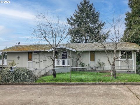 546 NE DENVER ST Roseburg OR 97470