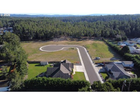 1035 PARK PL Coos Bay OR 97420