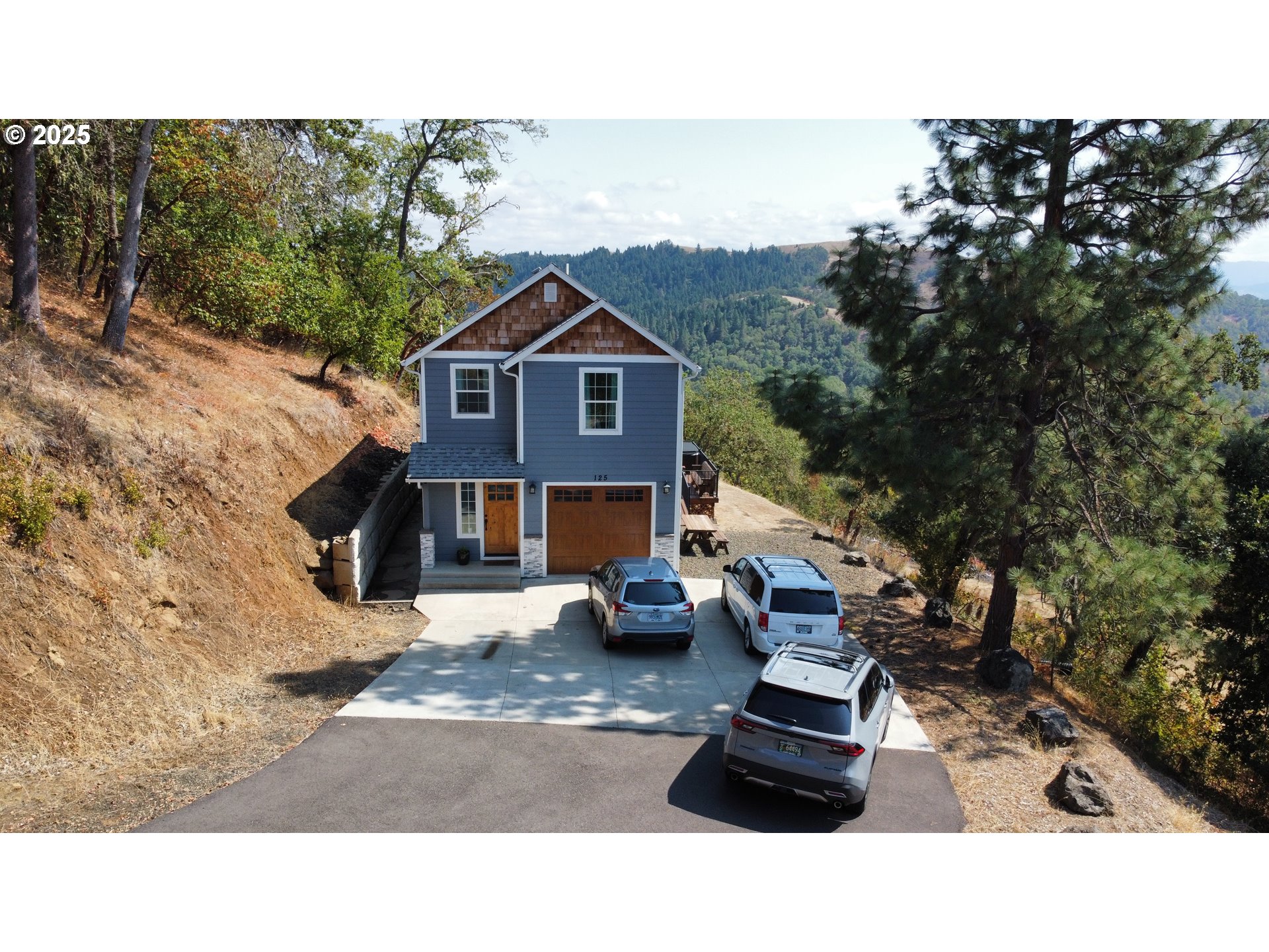 125 EAGLE DR