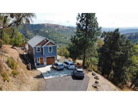 125 EAGLE DR Roseburg OR 97471