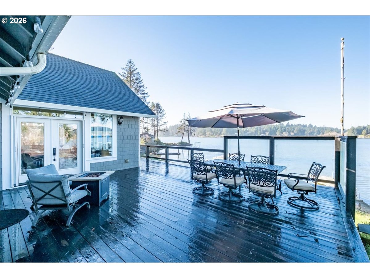 2095 NE EAST DEVILS LAKE RD