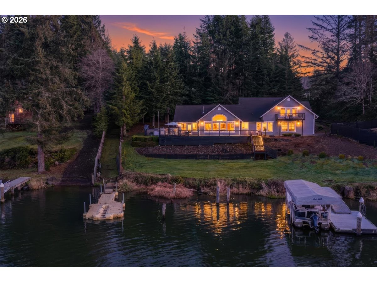 2095 NE EAST DEVILS LAKE RD