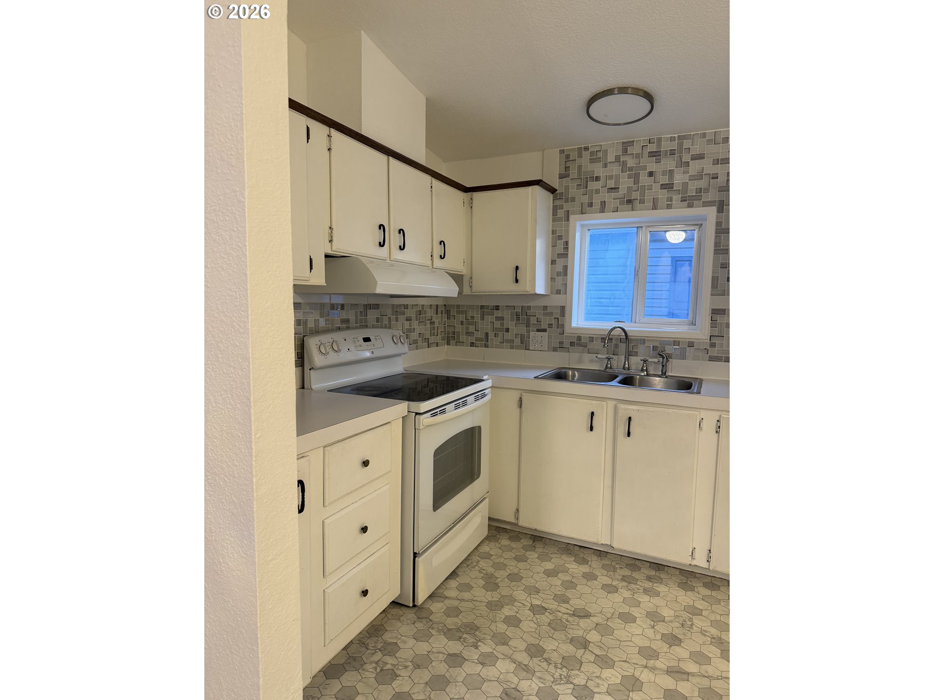 9000 NE M L KING BLVD 61