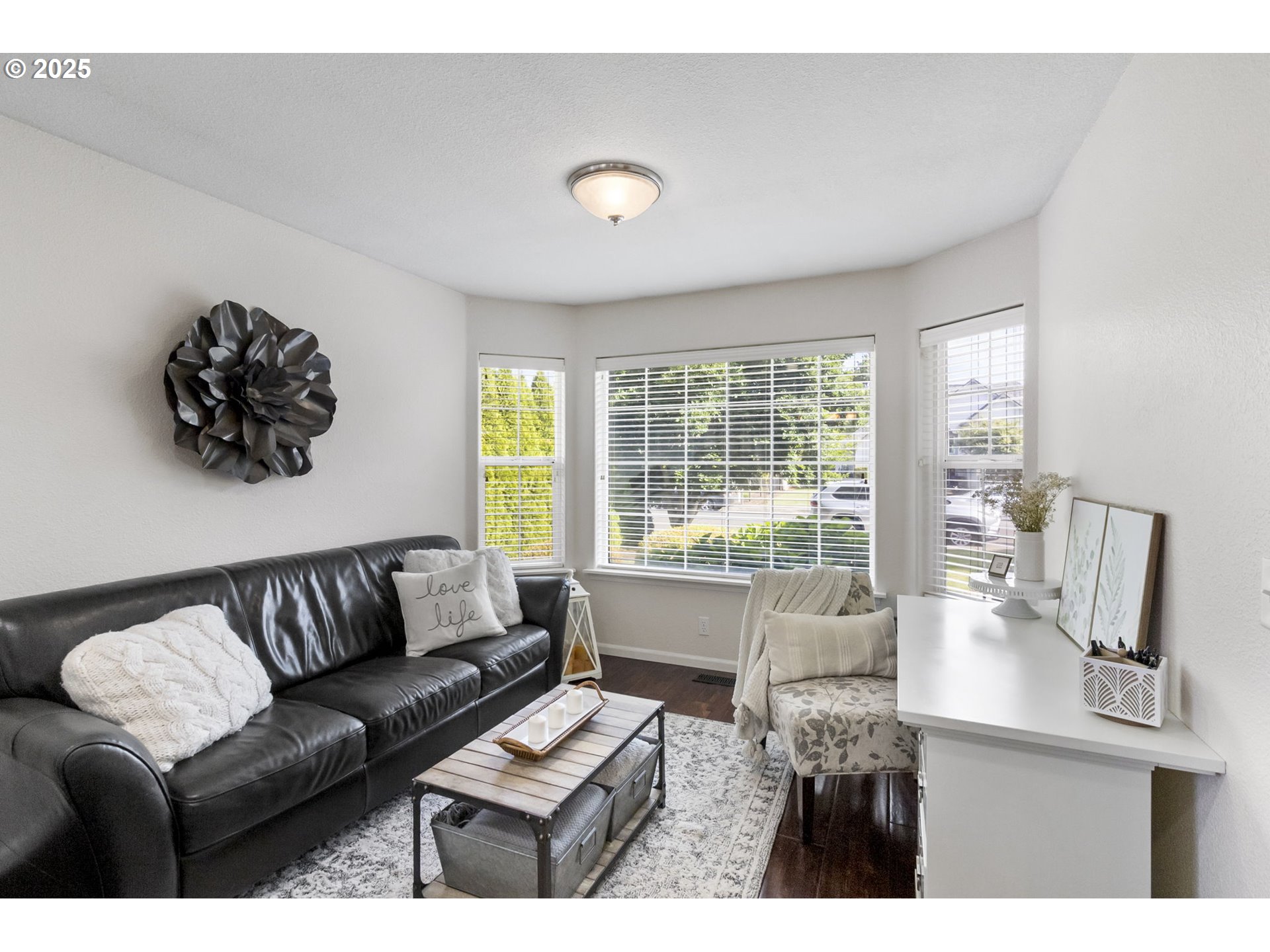 1537 W 13TH AVE