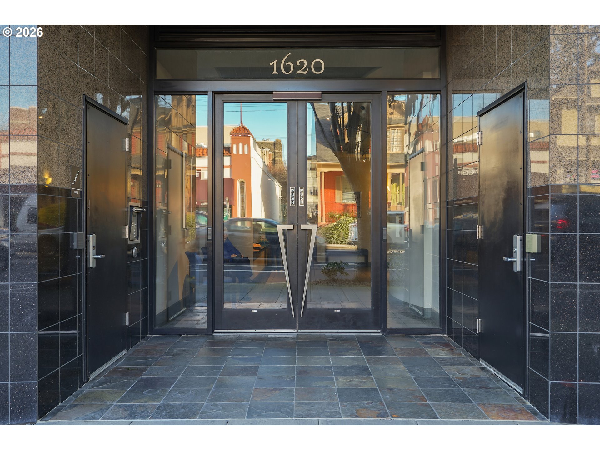 1620 NE BROADWAY ST 222