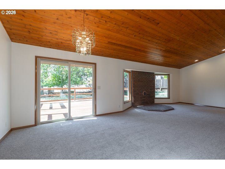 2736 MAGNOLIA WAY