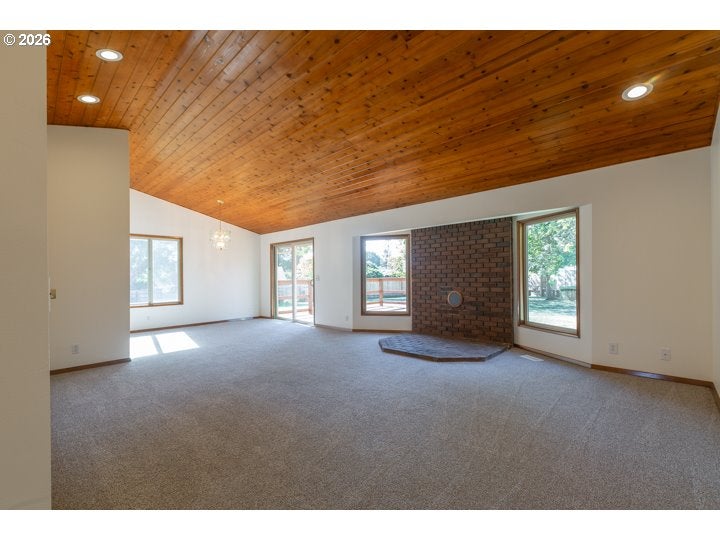 2736 MAGNOLIA WAY