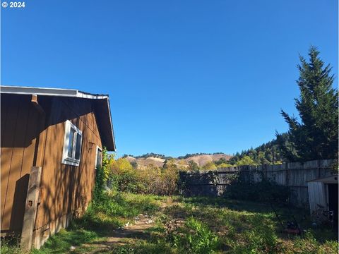 A home in Roseburg