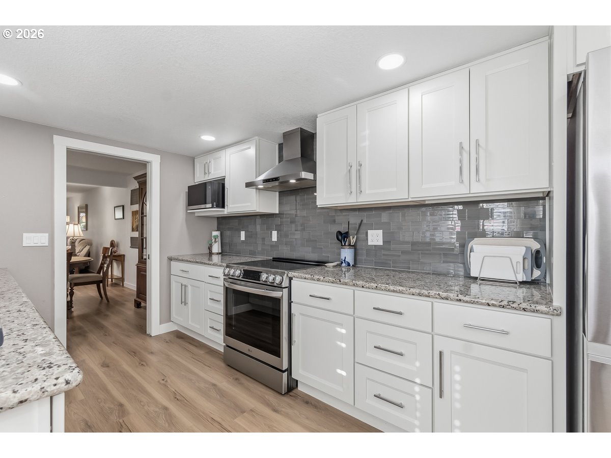 10425 SW GREENLEAF TER