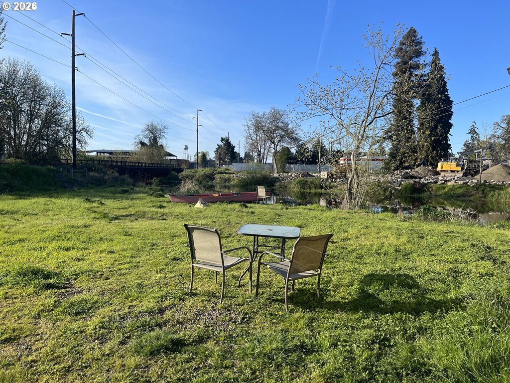 lot behind 1590 Ivy