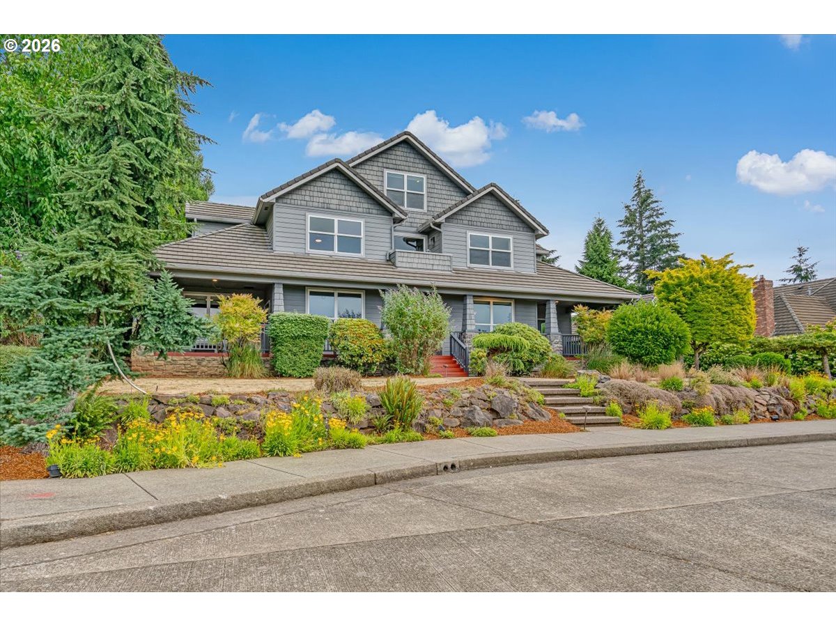 2470 CRESTMONT CIR