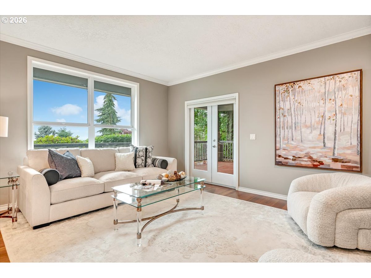 2470 CRESTMONT CIR