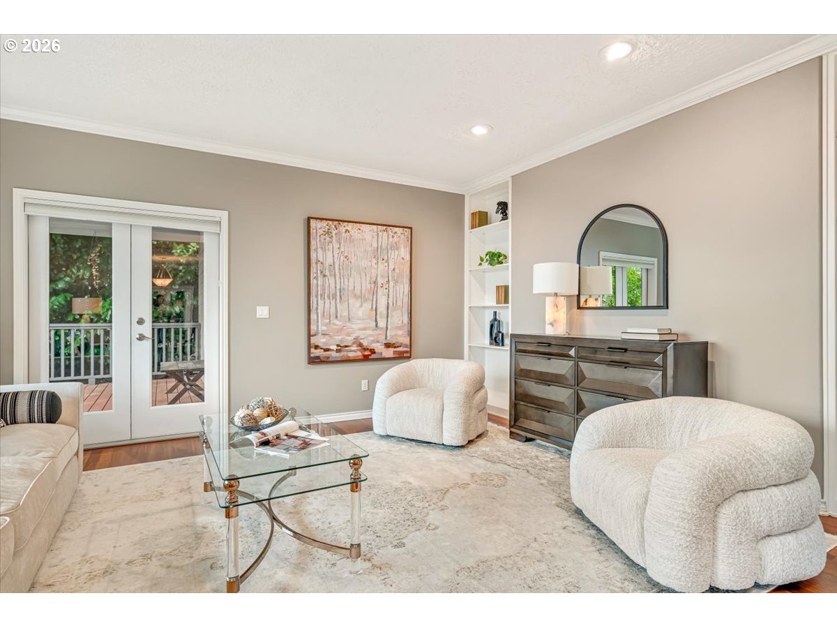 2470 CRESTMONT CIR