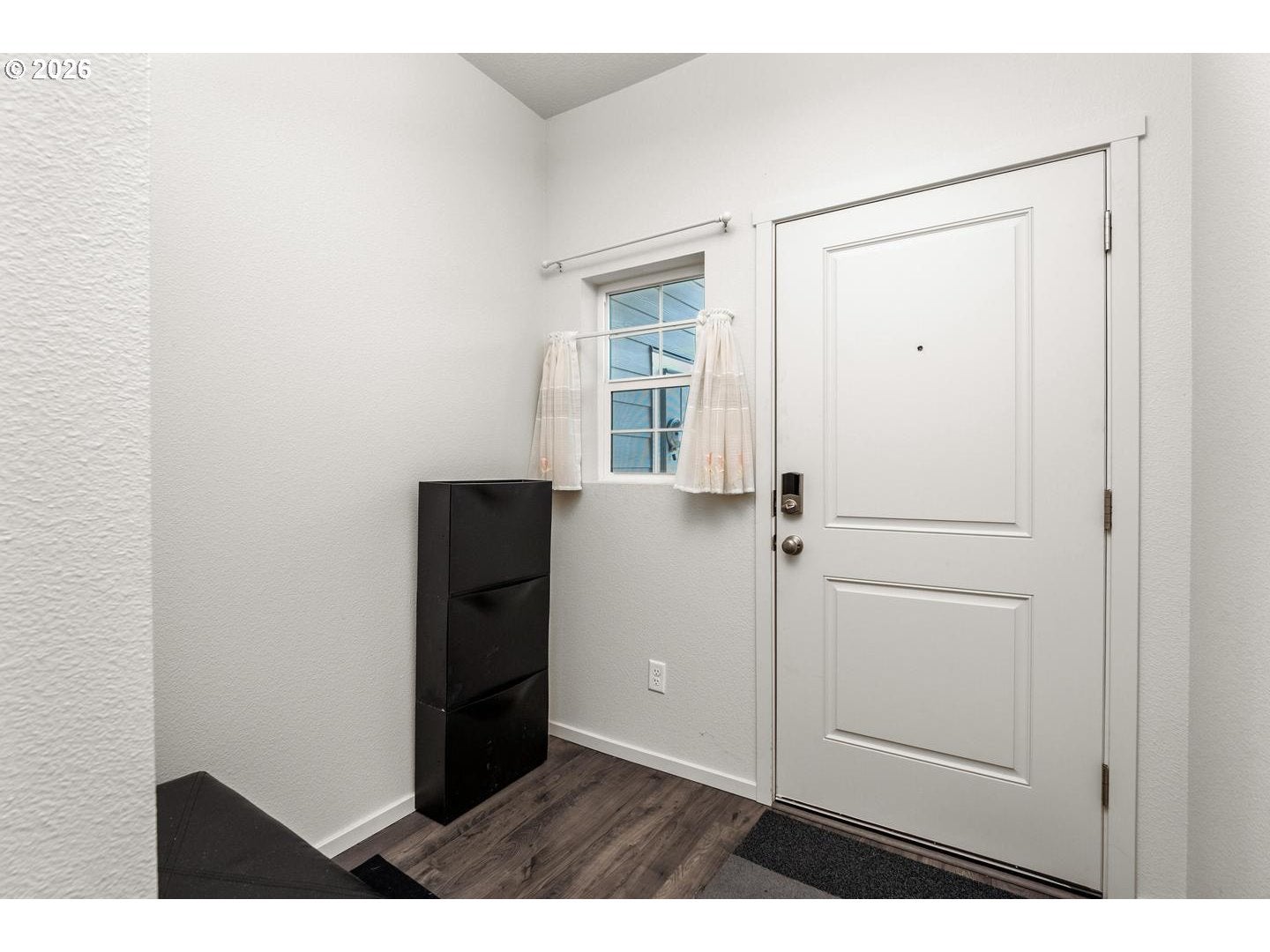 1952 NE 117TH CT