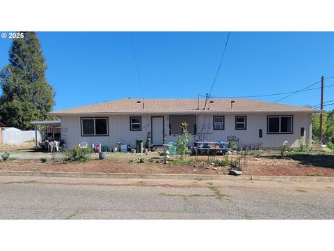 407 NE WAITE ST Myrtle Creek OR 97457