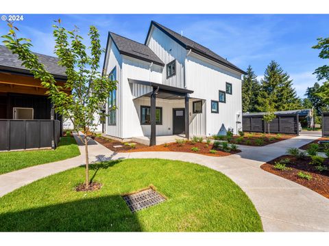 Photo of 11813 NW 38th Ave #E, Vancouver, WA 98685 (MLS # 24594544)