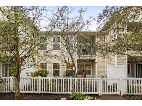 1211 NE 64TH LN 702 Hillsboro OR 97124