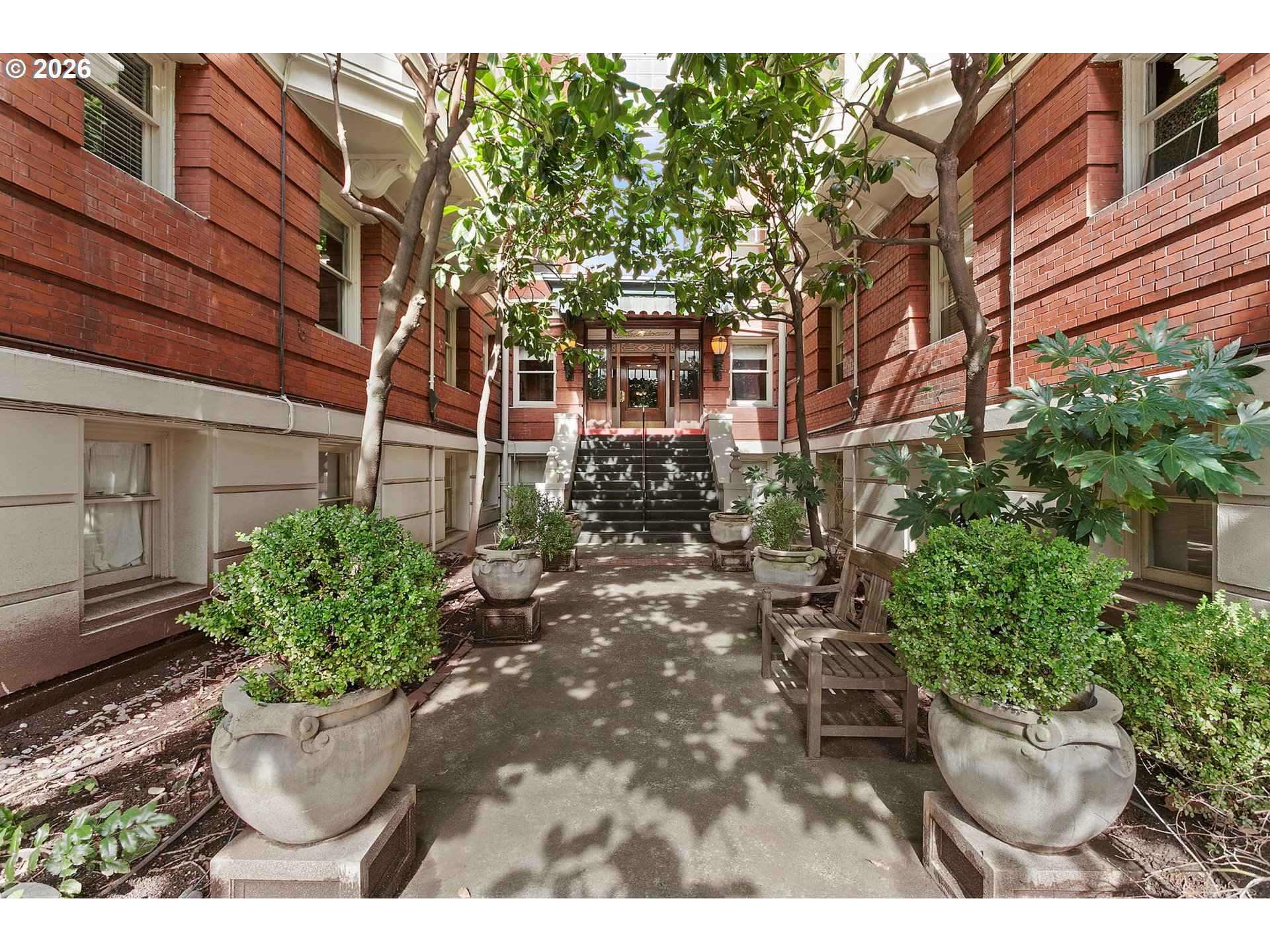 2083 NW JOHNSON ST 56