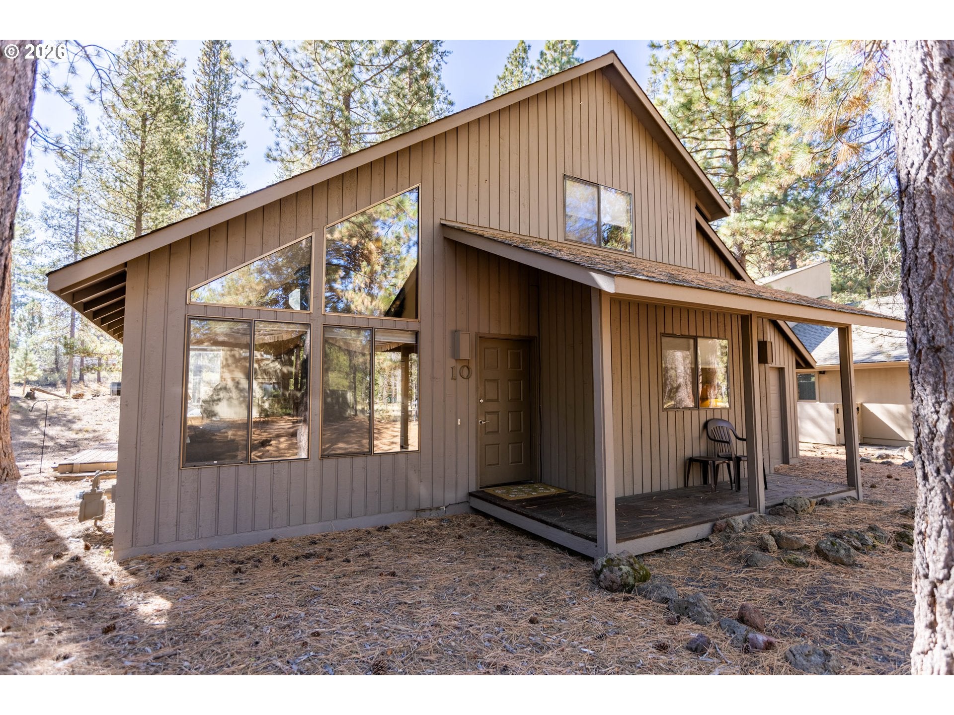 10 ASHWOOD LN