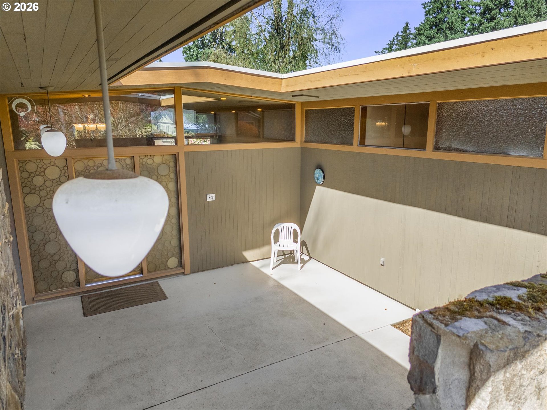 2205 N COUNTRY CLUB DR