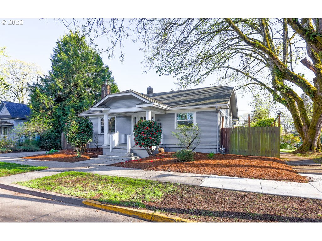 996 W 8TH AVE