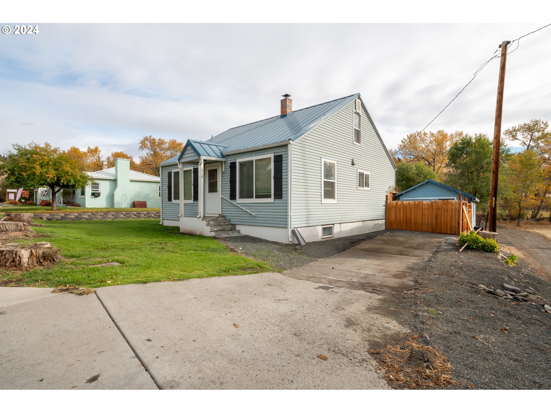 410 N MOUNTAIN BLVD