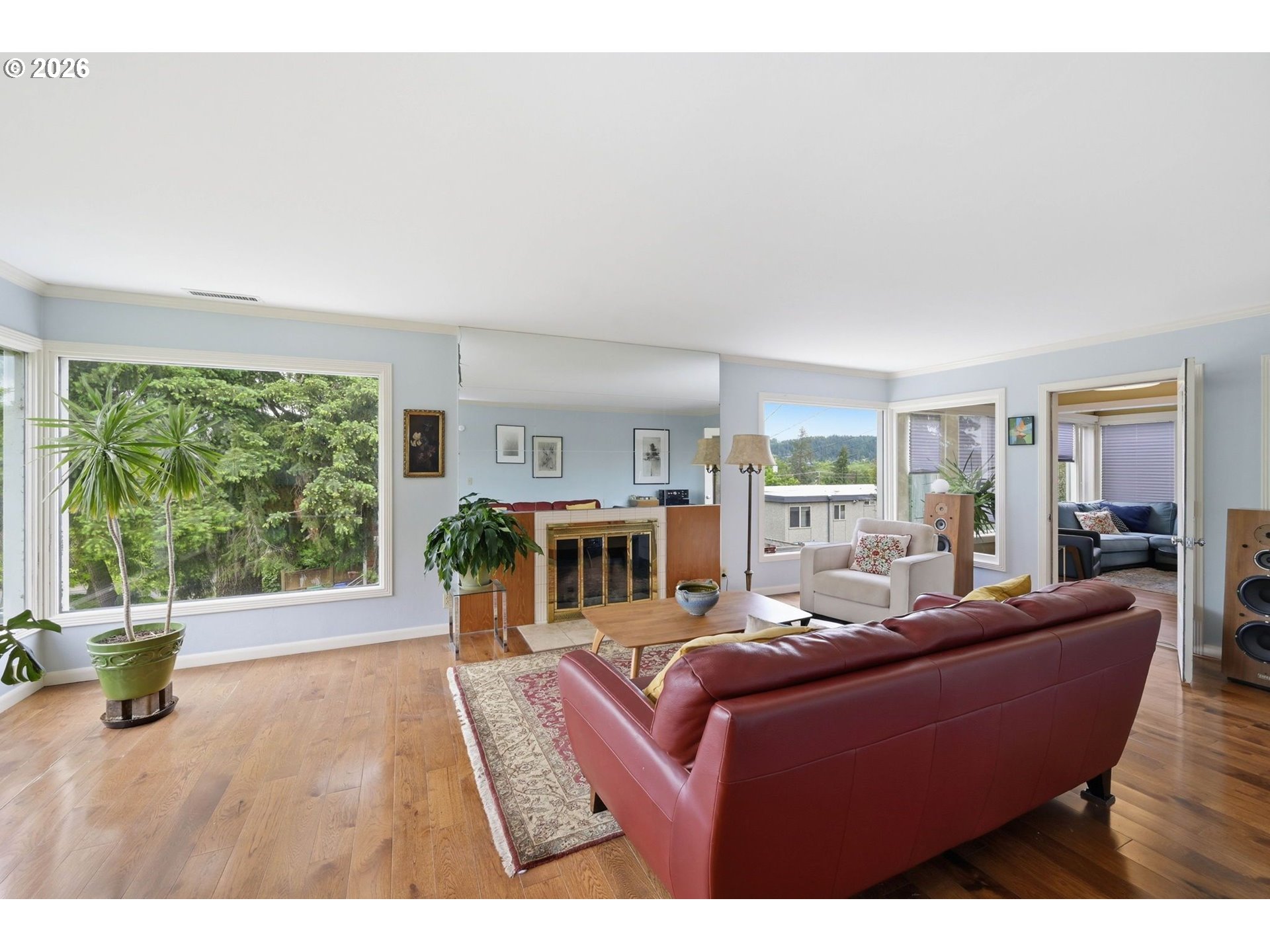 28 W 22nd AVE