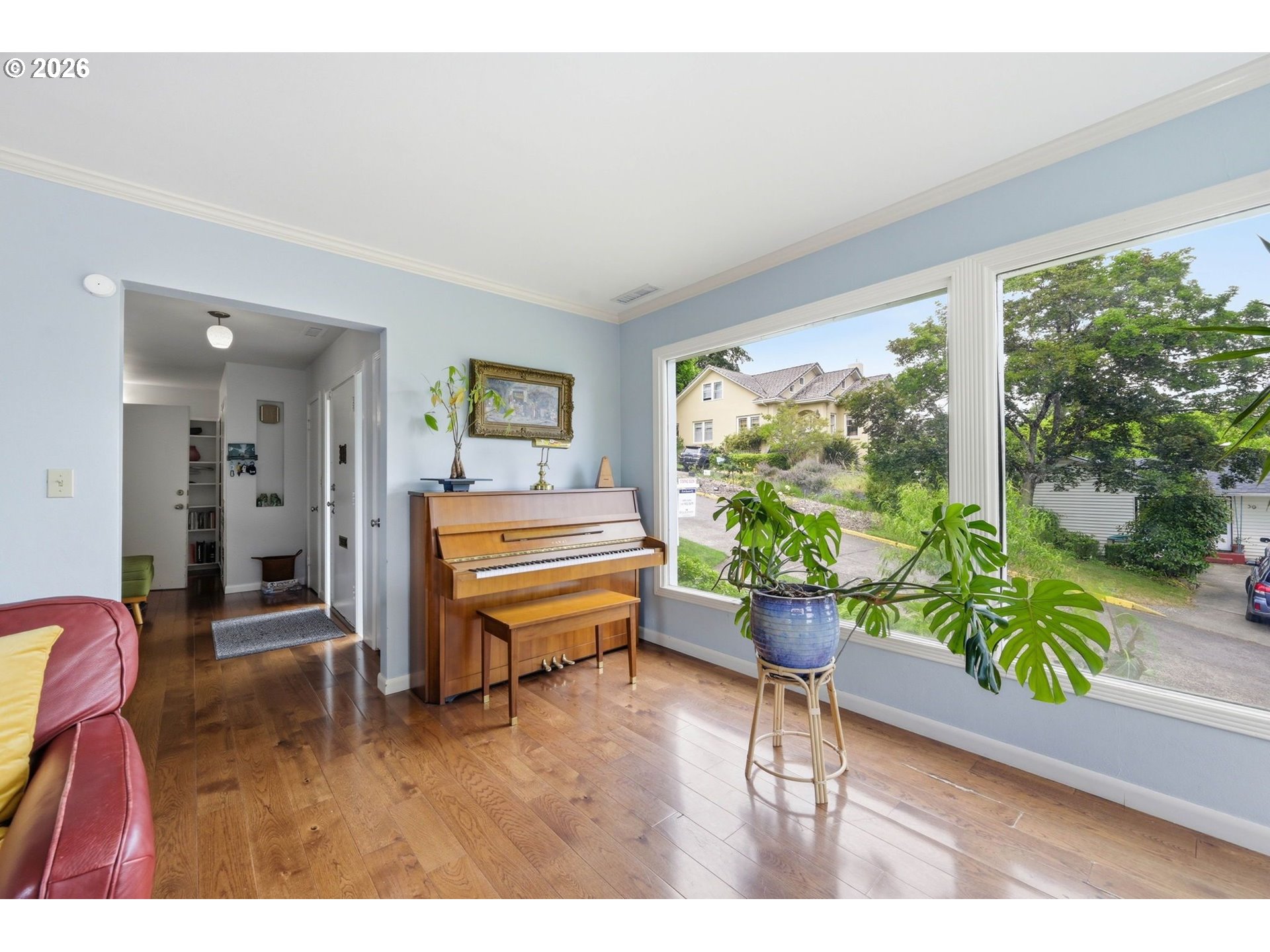 28 W 22nd AVE