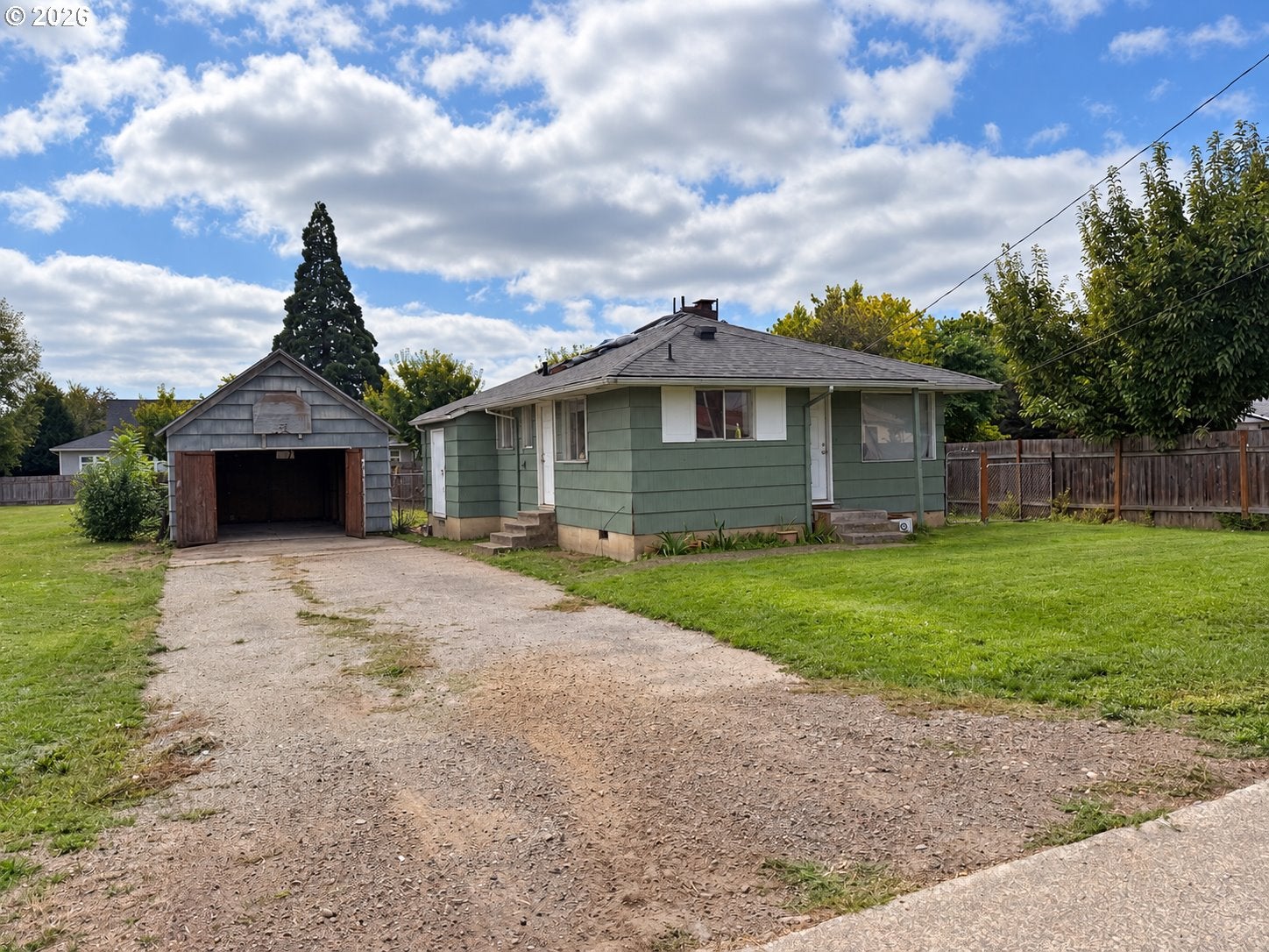 2812 19TH AVE