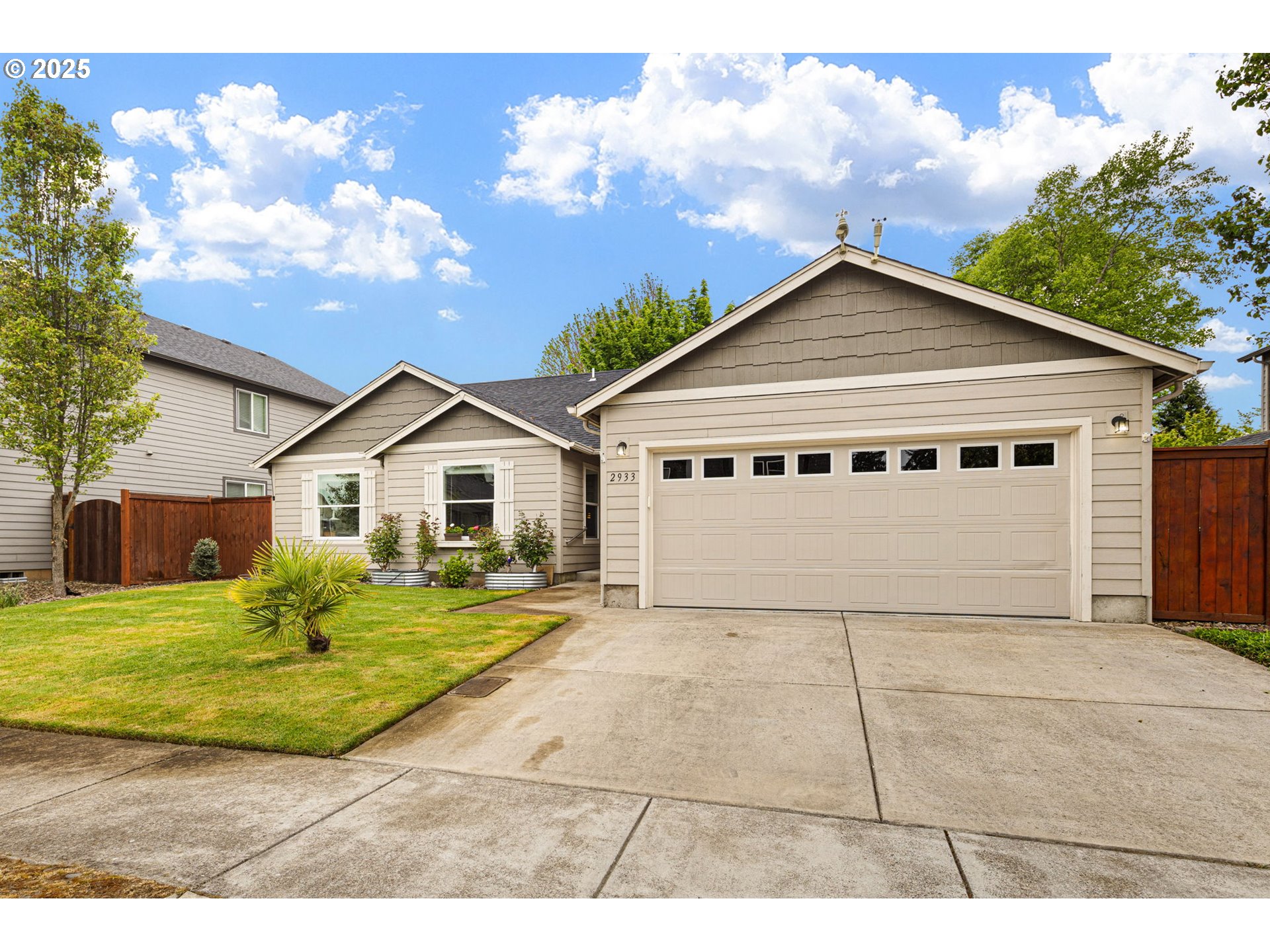 2933 TEAL PL