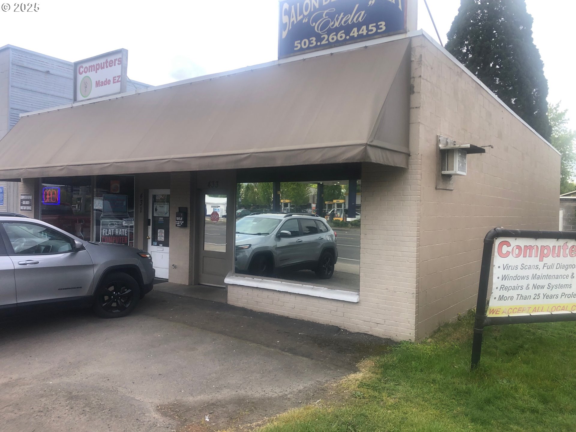 443 S HWY 99E