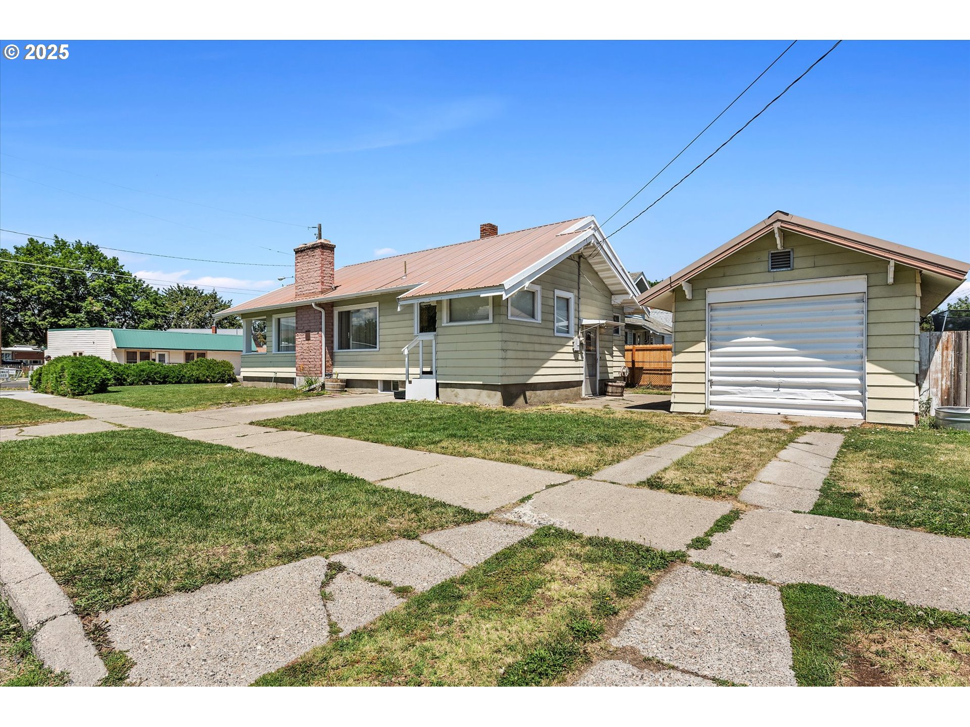 1224 DEWEY AVE