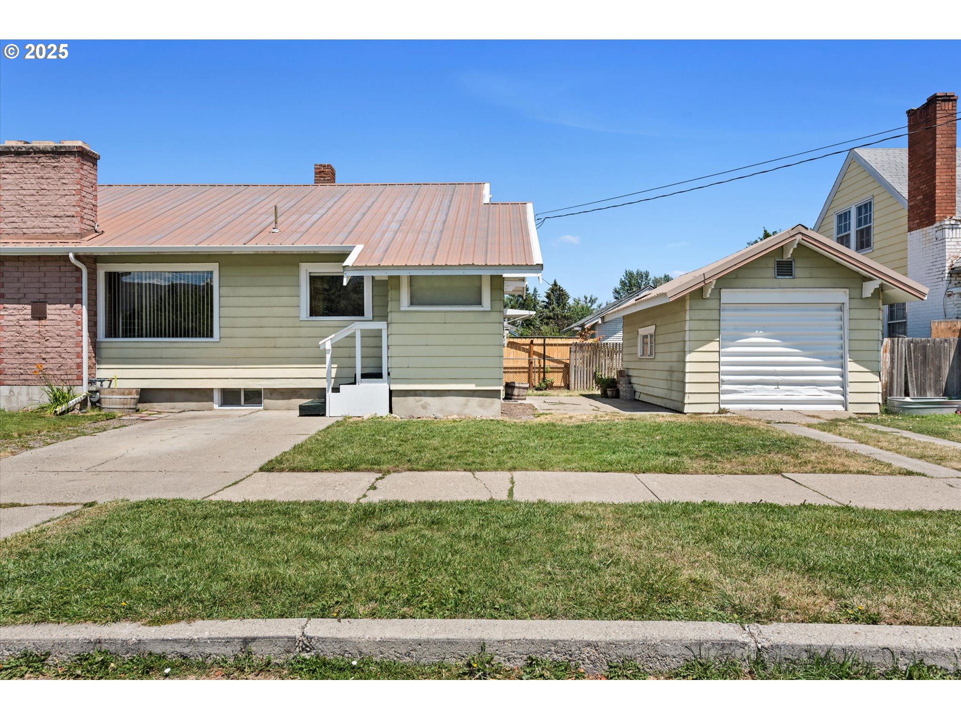 1224 DEWEY AVE