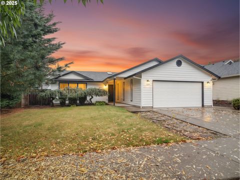 Photo of 225 SW Valleys Edge St, McMinnville, OR 97128 (MLS # 739723231)