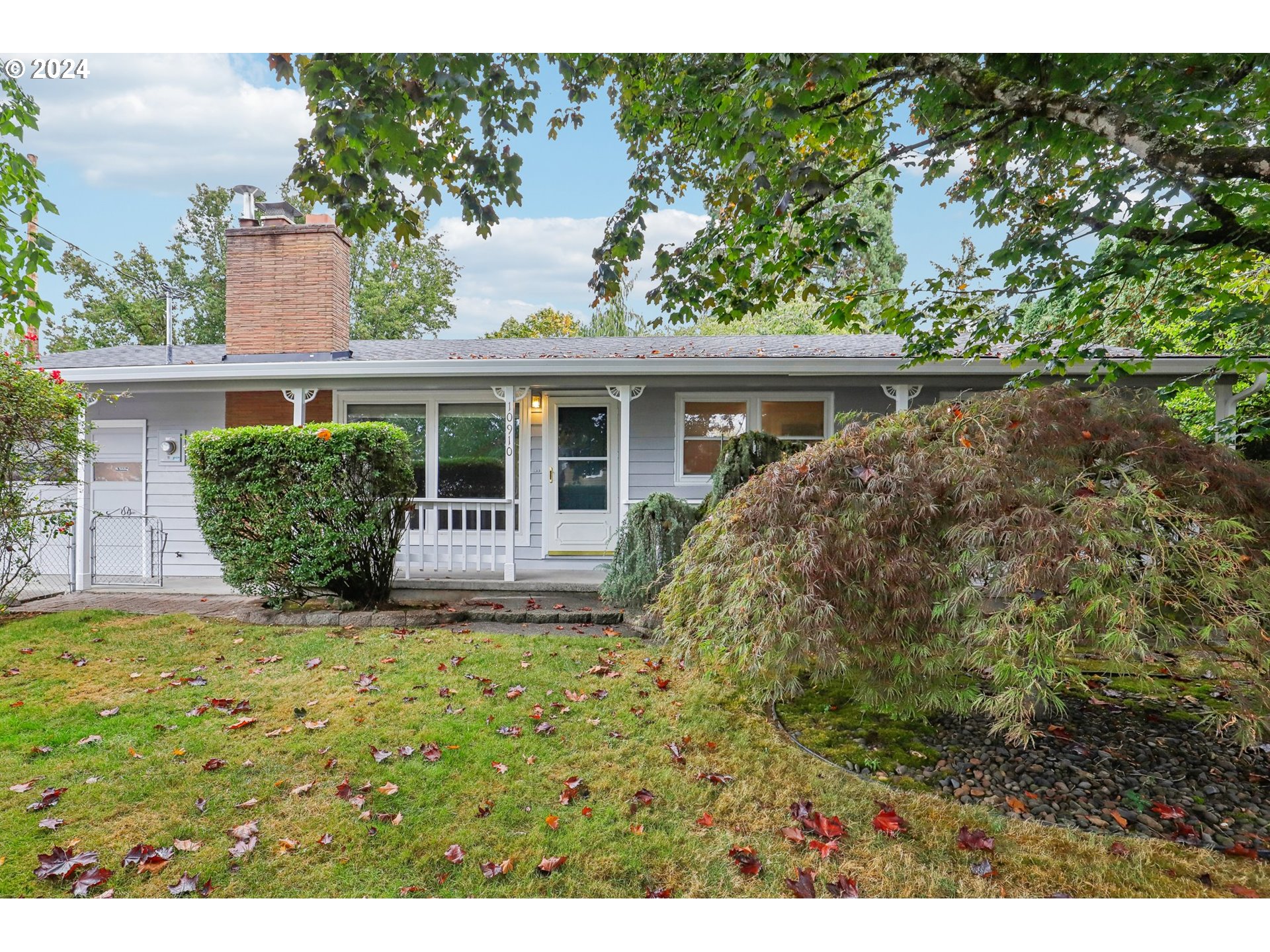 Photo 1 of 30 — 10910 SW 74TH AVE, Portland, OR 97223