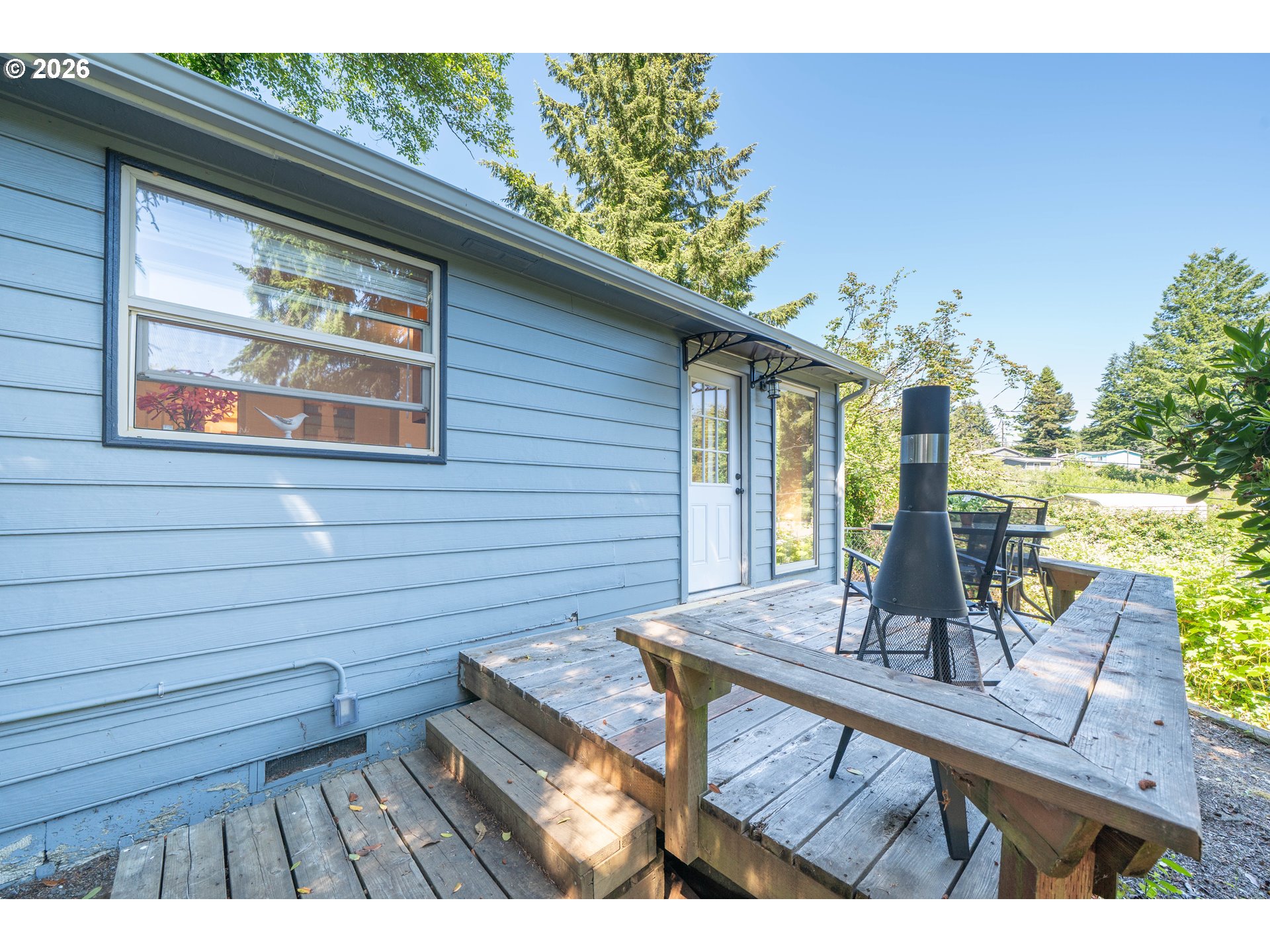 426 N VISTA TER