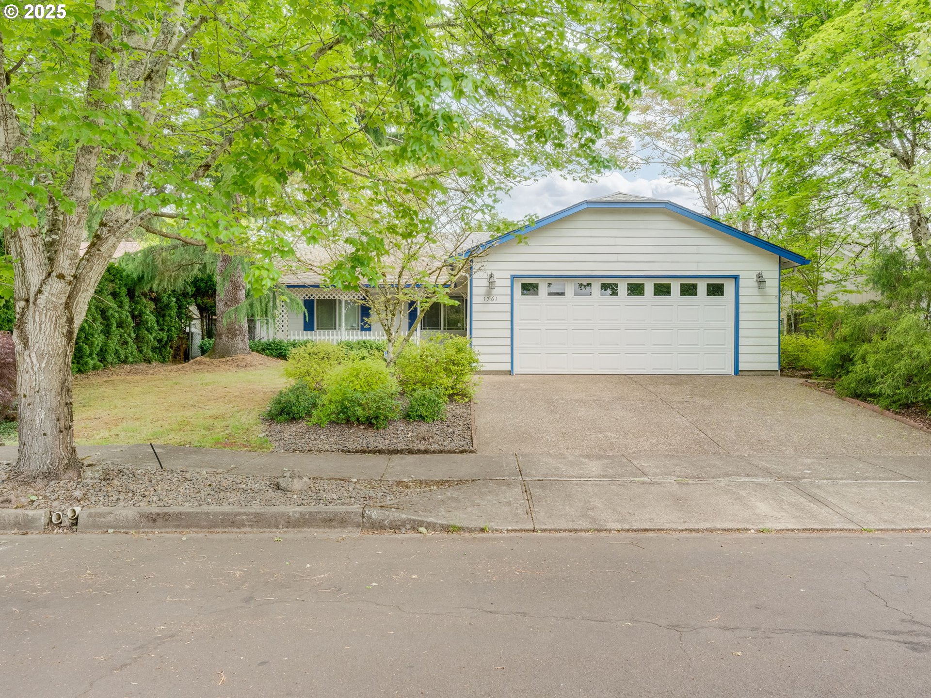 1761 SW SONGBIRD ST