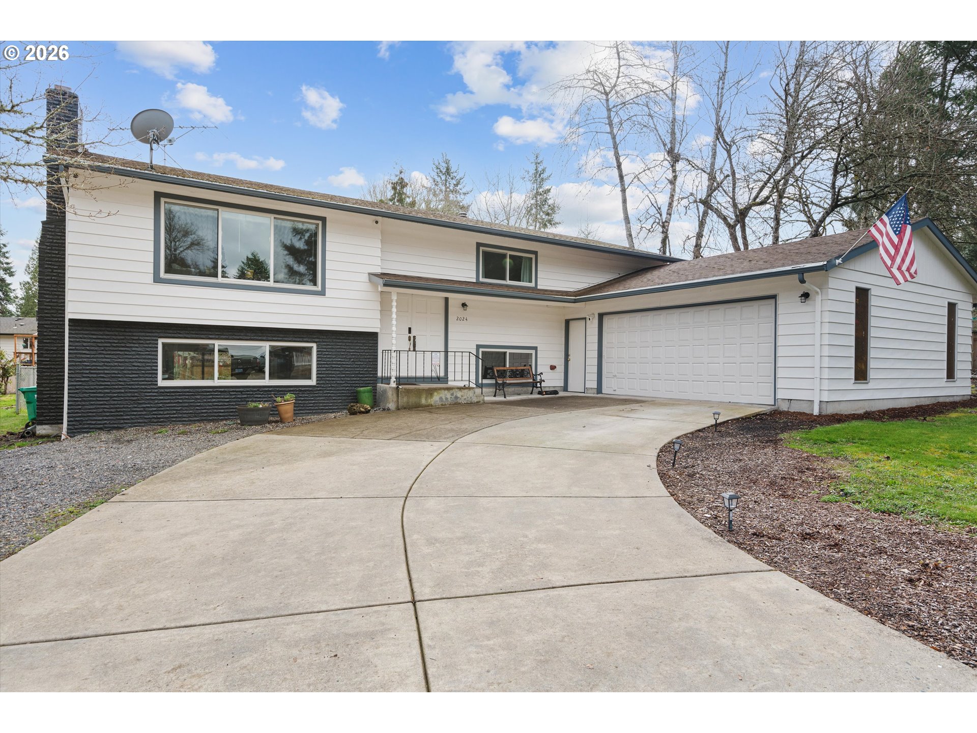 Photo 1 of 42 — 2024 SE SPRUCE AVE, Gresham, OR 97080