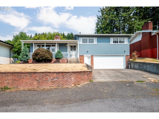 1207 SPRUCE ST, LONGVIEW, WA 98632 - Image 075d7ffeb2f8eb4aad1e3cf7870c6b65/1921215464
