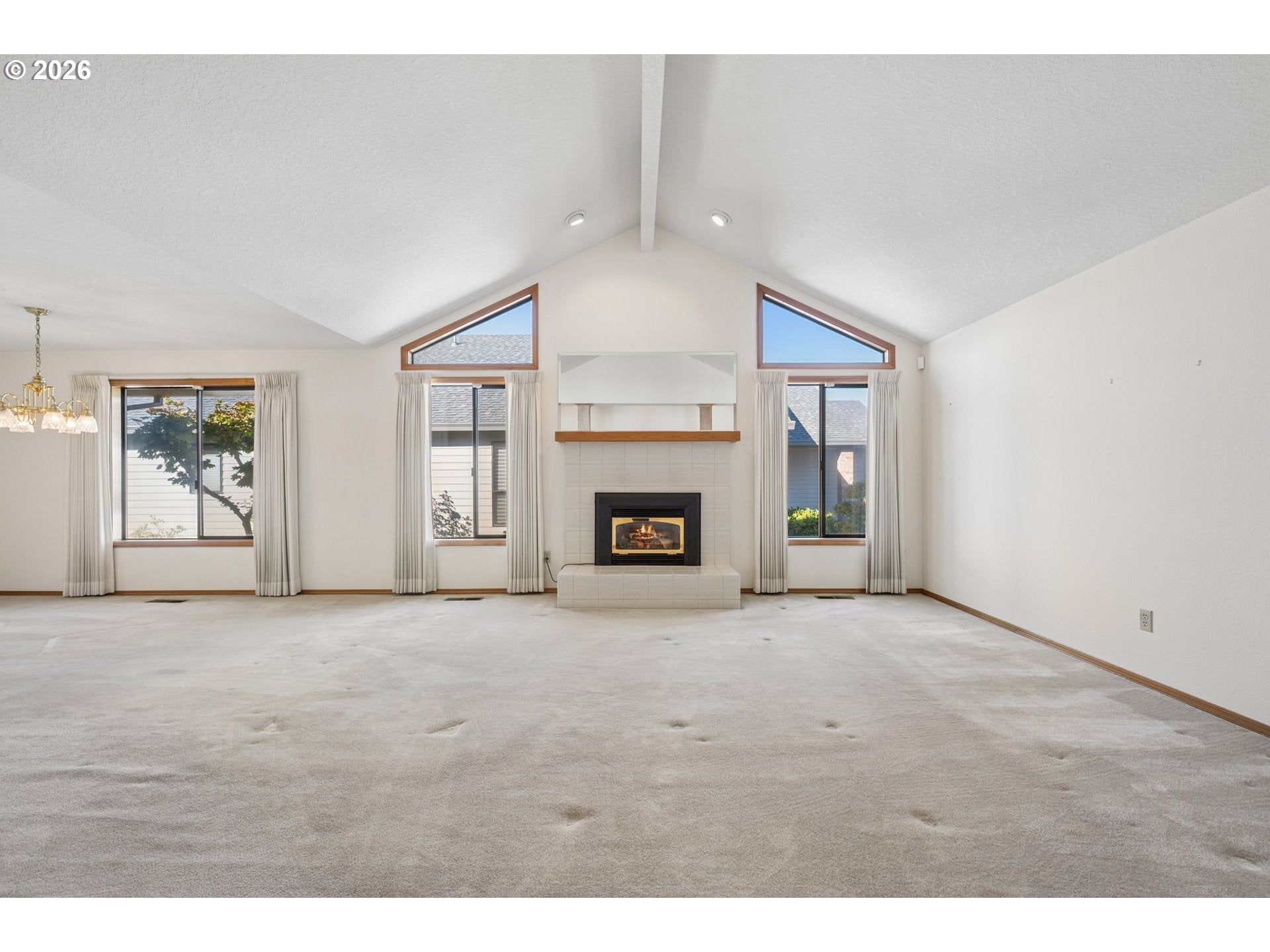 2003 NE 155TH CT