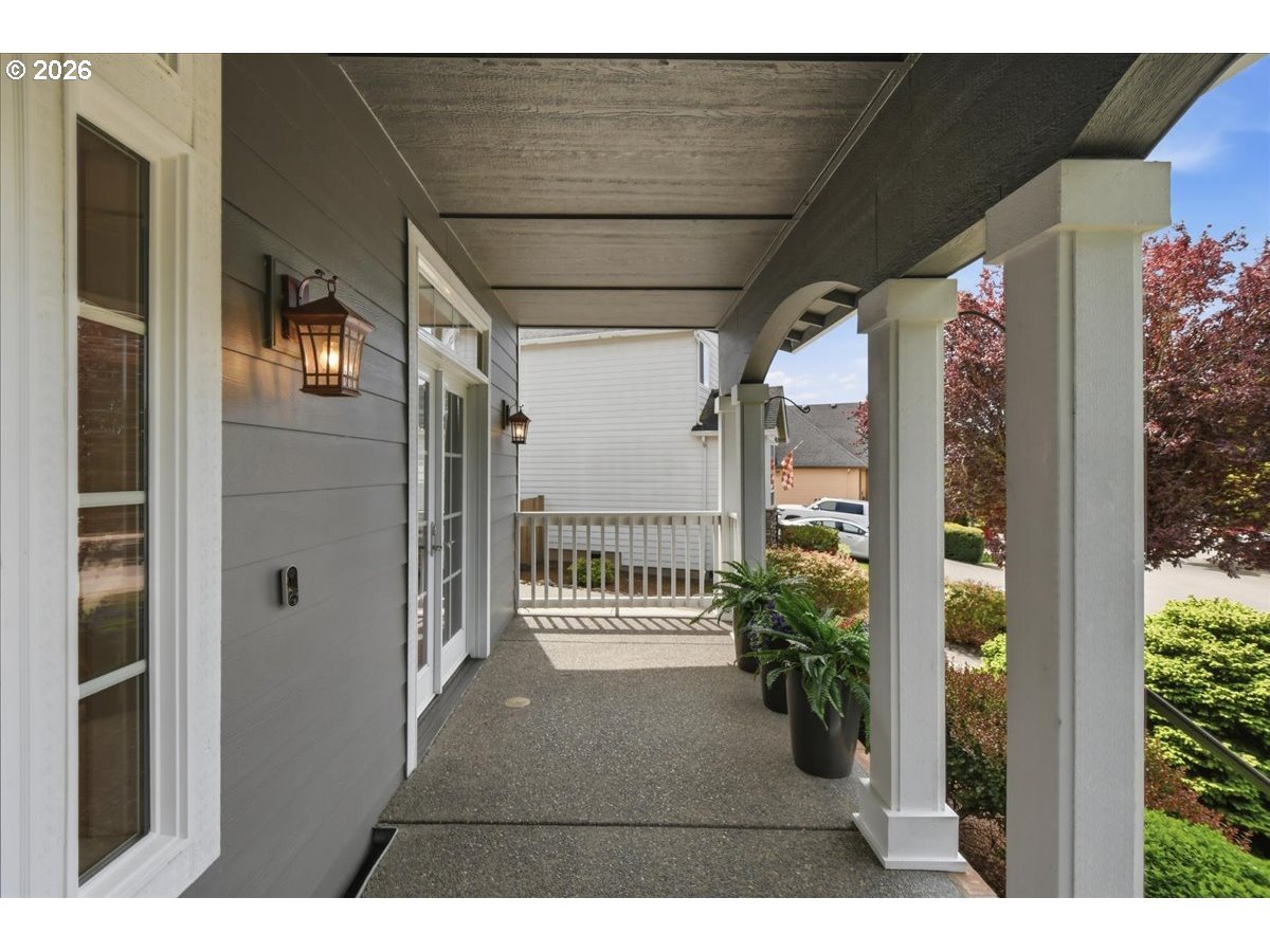909 N 9TH WAY