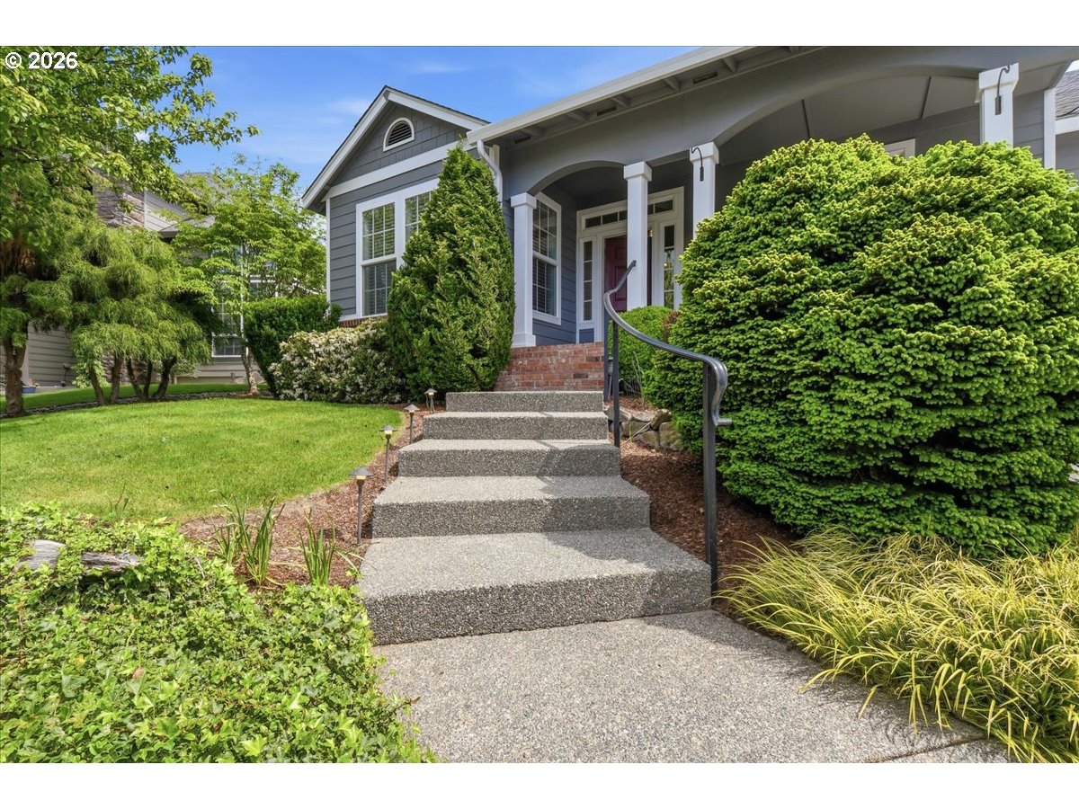 909 N 9TH WAY