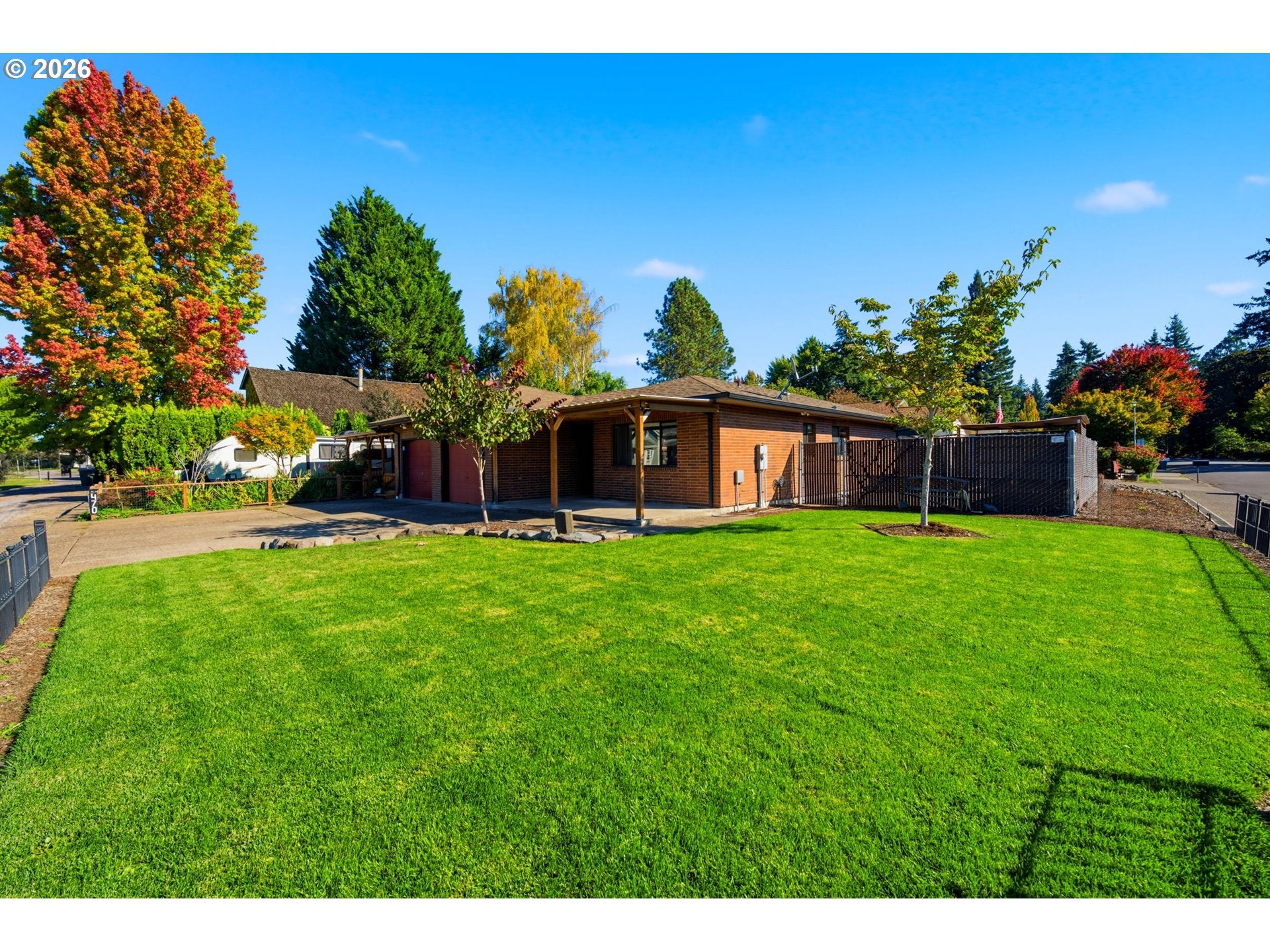 480 SW RUSS CT