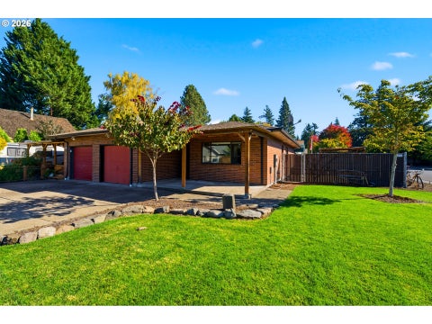 Photo of 480 SW Russ Ct, McMinnville, OR 97128 (MLS # 278558012)