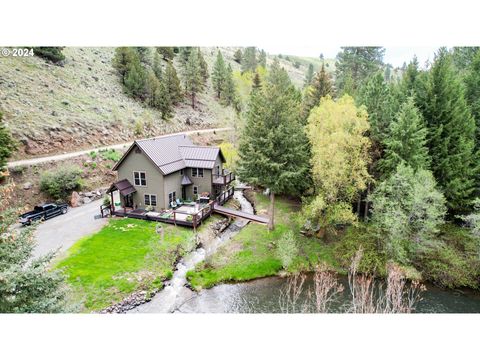 A home in Baker City