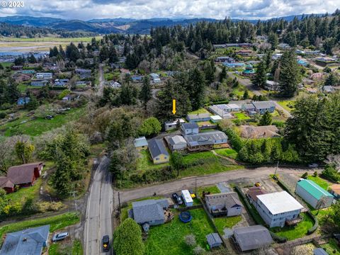 A home in Coos Bay