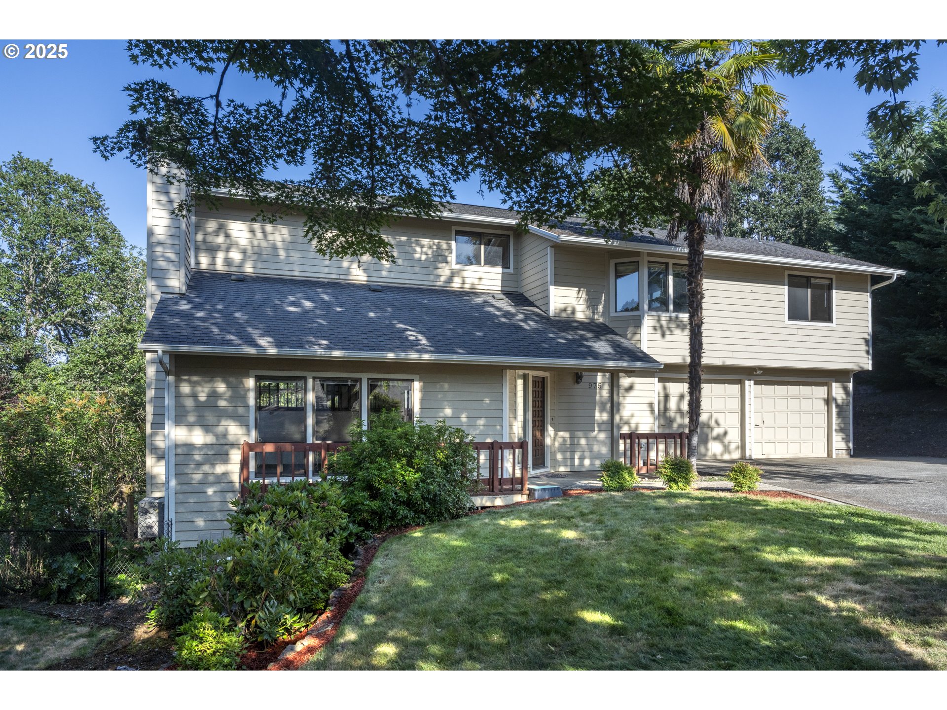975 W SILVER CT