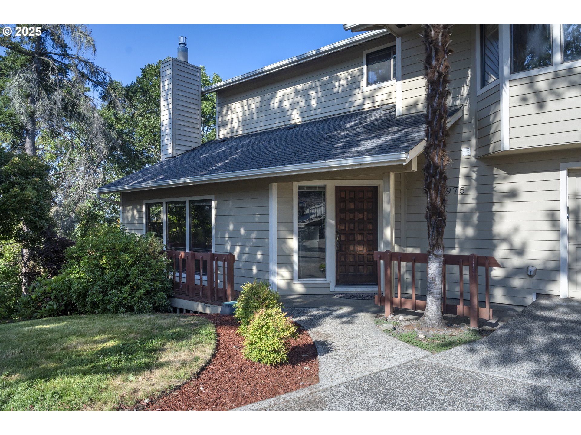 975 W SILVER CT