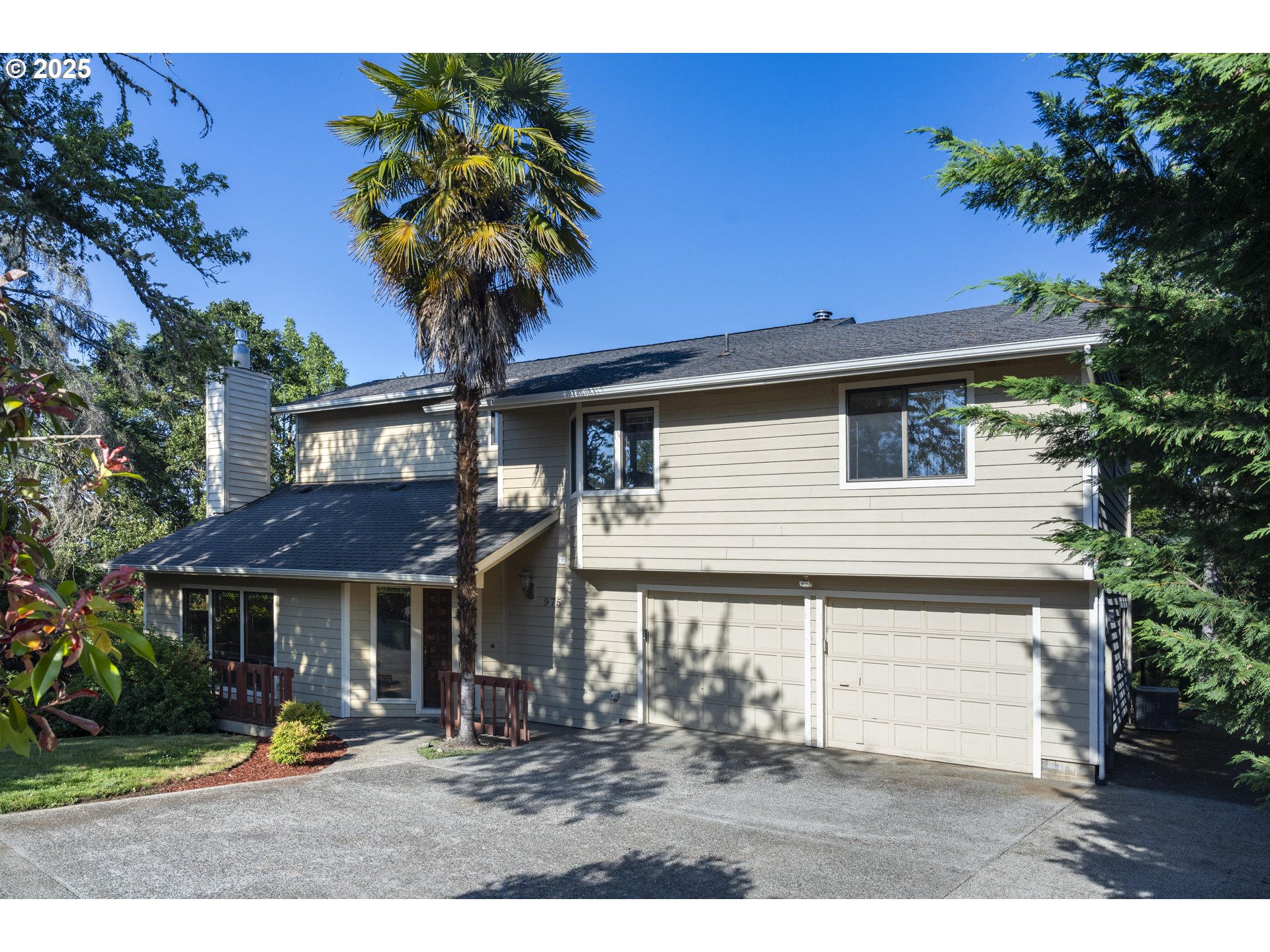 975 W SILVER CT