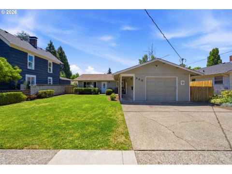 Photo of 330 NW 12th St, McMinnville, OR 97128 (MLS # 281237832)